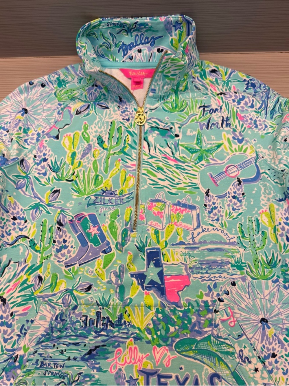 Lilly Pulitzer Lilly Loves Texas Print in Bayside Blue Skipper Popover